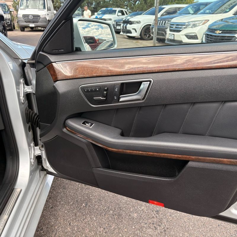 Used 2013 Mercedes-Benz E 350 4MATIC Sedan image 24
