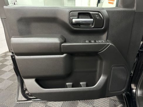Used 2025 Chevrolet Silverado 1500 Custom Trail Boss AWD/4WD image 16