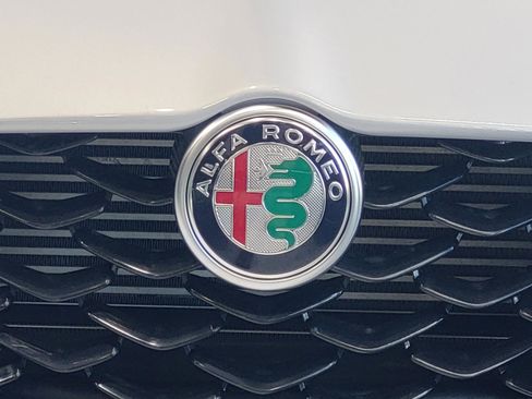 New 2025 Alfa Romeo Giulia w/ Veloce Package Rwd image 11