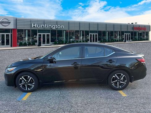 Certified 2025 Nissan Sentra SV image 5