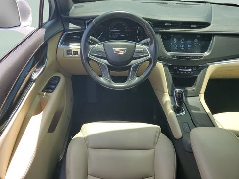 Used 2019 Cadillac XT5 FWD image 12