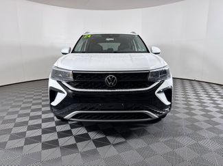 Used 2024 Volkswagen Taos SE w/ Panoramic Sunroof Package video 2