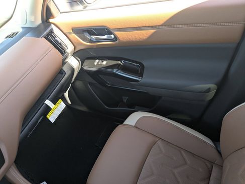 New 2026 Nissan Pathfinder Platinum w/ Cargo Package FWD image 24