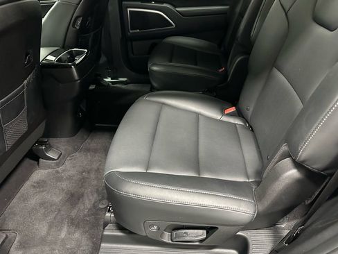 Used 2025 Kia Telluride S image 40