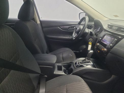 Used 2019 Nissan Rogue S FWD image 21