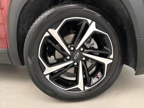 Used 2023 Chevrolet TrailBlazer RS w/ Sun and Liftgate Package FWD image 34