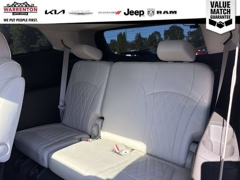Used 2023 Buick Enclave Avenir w/ Avenir Technology Package AWD/4WD image 14