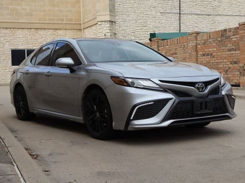 Used 2024 Toyota Camry XSE FWD image 2
