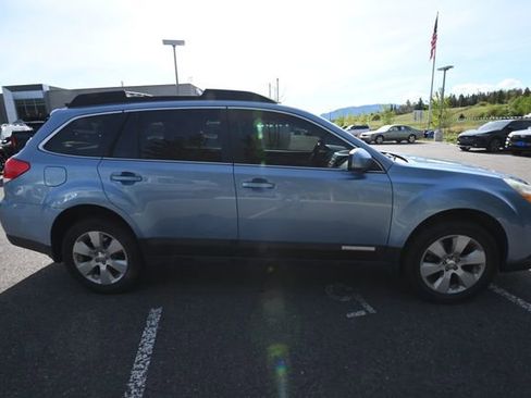 Used 2011 Subaru Outback 2.5i Premium AWD/4WD image 6