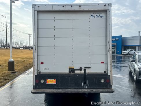 Used 2018 Chevrolet Express 3500 w/ Power Convenience Package image 4