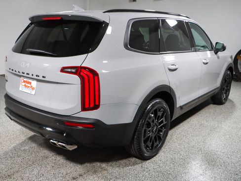 Used 2022 Kia Telluride EX w/ EX Premium Package image 7