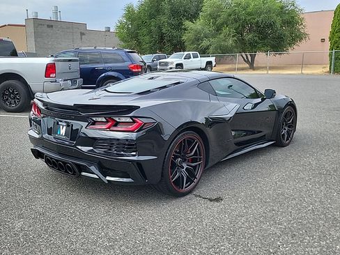 Used 2023 Chevrolet Corvette Z06 RWD image 7
