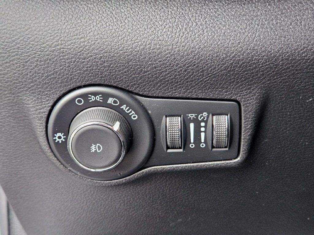 Used 2022 Jeep Compass Limited AWD/4WD image 24