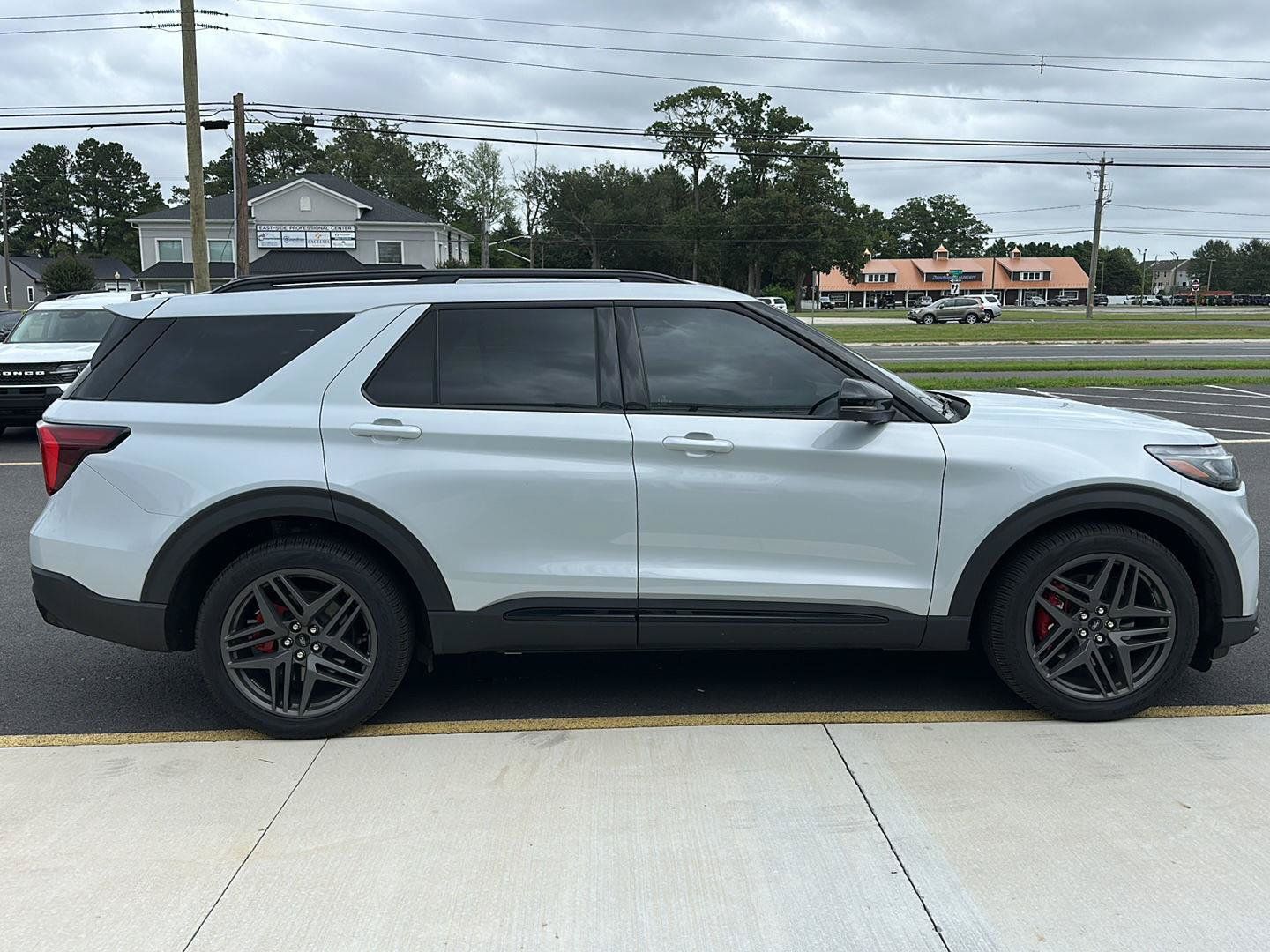 Used 2026 Ford Explorer ST AWD/4WD image 4