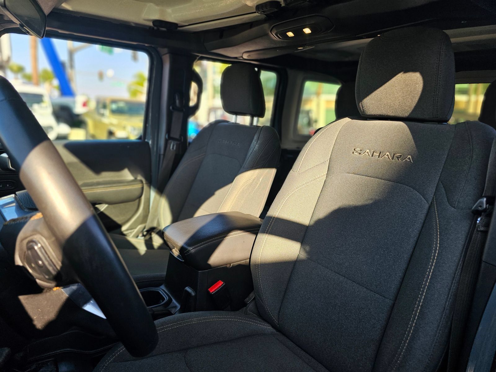 Used 2024 Jeep Wrangler Unlimited Sahara AWD/4WD image 29