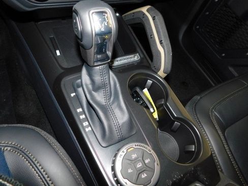 New 2025 Ford Bronco Badlands image 23