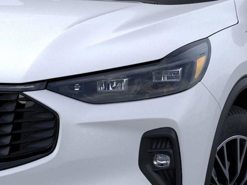 New 2025 Ford Escape SE w/ PHEV Premium Package FWD image 18