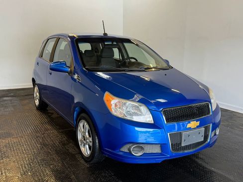 Used 2011 Chevrolet Aveo5 LT w/ Power and Convenience Package FWD image 3