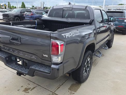 Used 2020 Toyota Tacoma TRD Off-Road w/ Technology Package AWD/4WD image 5