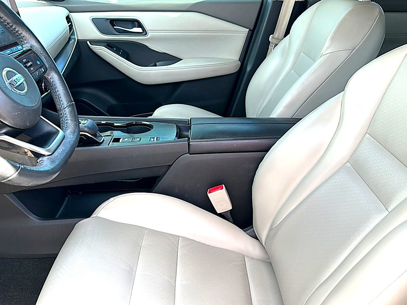 Used 2021 Nissan Rogue SV w/ Premium Package FWD image 6