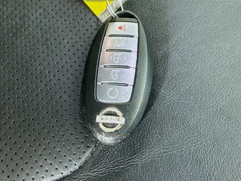 Used 2021 Nissan Armada SL w/ Captain's Chairs Package image 38