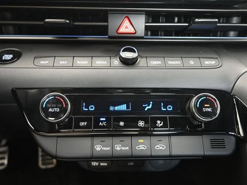 Used 2025 Hyundai Elantra SEL FWD image 32