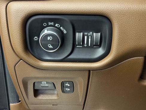 Used 2020 RAM 1500 Laramie AWD/4WD image 27