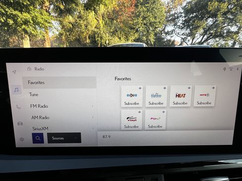 Certified 2023 Lexus ES 350 w/ Premium Package image 24