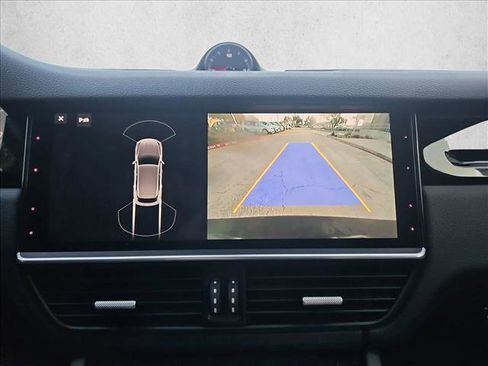 Used 2020 Porsche Cayenne S image 14