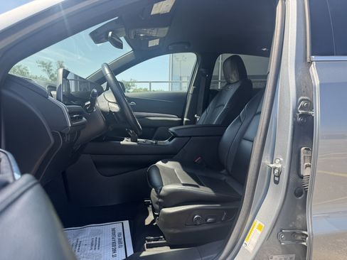 Used 2024 Cadillac XT4 Premium Luxury AWD/4WD image 14