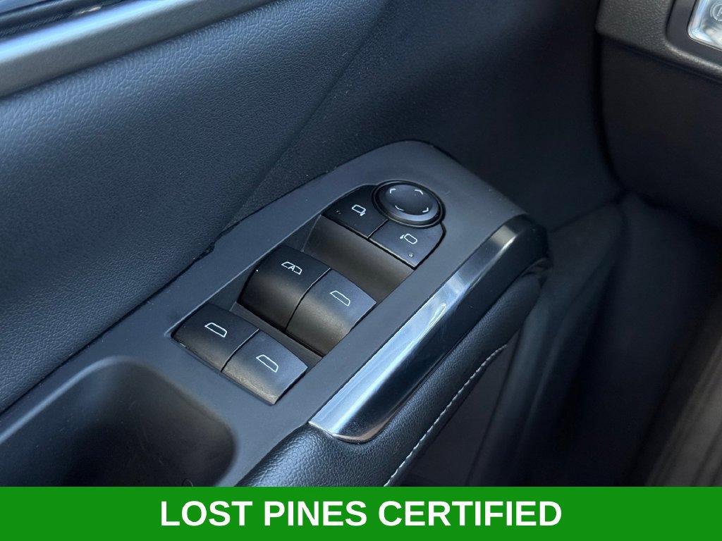 Used 2025 Chevrolet Traverse LT FWD image 7