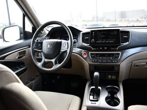 Used 2020 Honda Pilot EX image 32