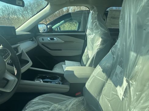 New 2026 Ford Explorer Active w/ Active Comfort Package AWD/4WD image 27