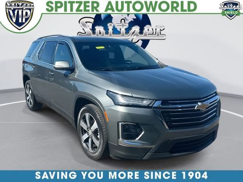 Used 2022 Chevrolet Traverse LT w/ LT Premium Package AWD/4WD image 1