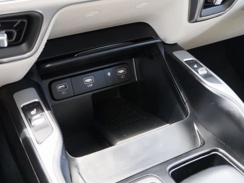Used 2023 Kia Sorento S w/ Panoramic Sunroof Package FWD image 17