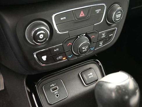 Used 2019 Jeep Compass Altitude image 31