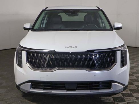 Used 2025 Kia Carnival FWD image 12