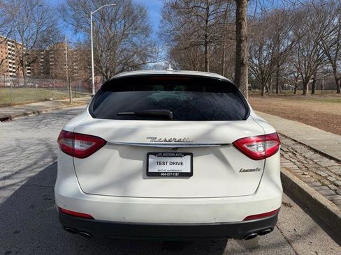 Used 2017 Maserati Levante image 9