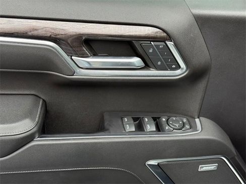 Used 2022 Chevrolet Silverado 1500 LTZ w/ LTZ Premium Package image 16