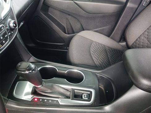 Used 2020 Chevrolet Equinox LT image 11
