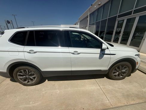 Used 2023 Volkswagen Tiguan SE FWD image 5