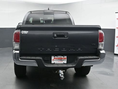Used 2022 Toyota Tacoma TRD Off-Road AWD/4WD image 7