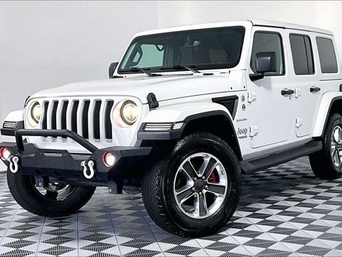 Used 2022 Jeep Wrangler Unlimited Sahara w/ Cold Weather Group AWD/4WD image 2