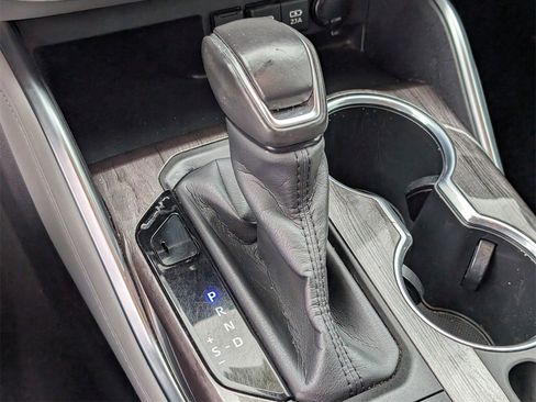 Used 2020 Toyota Highlander Limited image 22