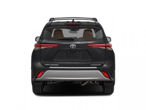 Used 2024 Toyota Highlander Platinum image 5