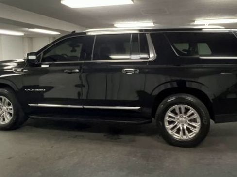 Certified 2021 GMC Yukon XL SLT w/ SLT Premium Package AWD/4WD image 6