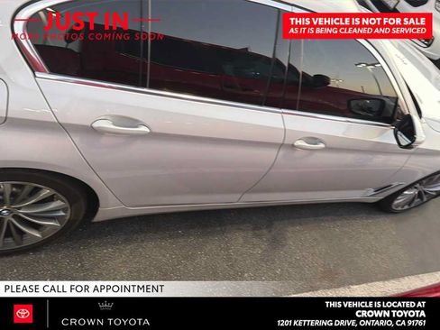 Used 2021 BMW 530e w/ Parking Assistance Package RWD image 3