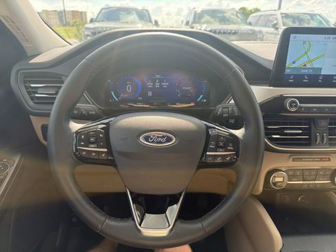 Used 2021 Ford Escape SEL w/ Technology Package image 17