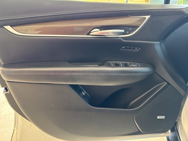 Used 2019 Cadillac XT5 Platinum AWD/4WD image 11