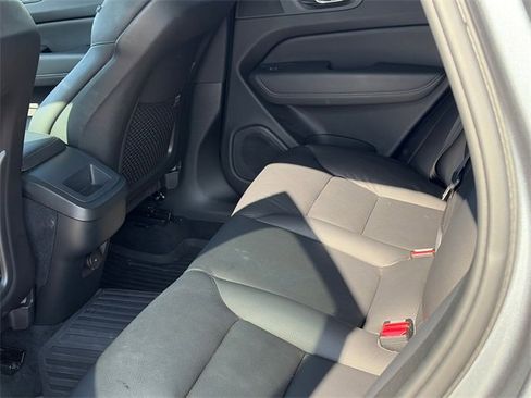 Used 2021 Volvo XC60 T5 Momentum w/ Protection Package Premier image 11